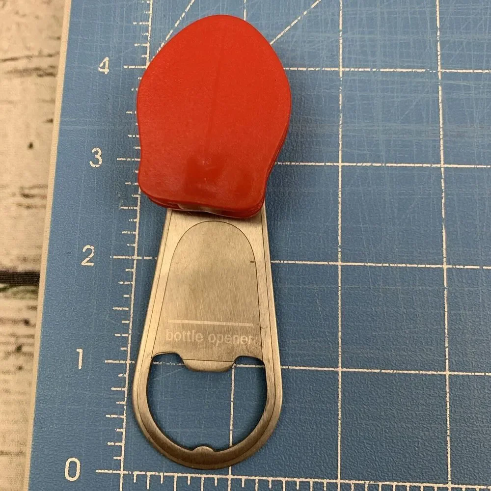 Bottle Opener‎ Zipper Pull Novelty Keychain Barware Red